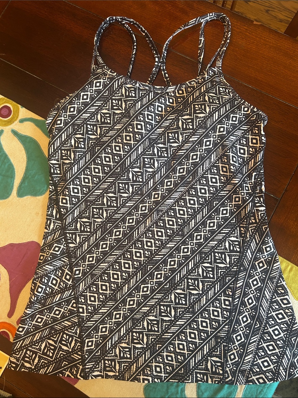 GAIAM Black and White Geometric Yoga Tank Top